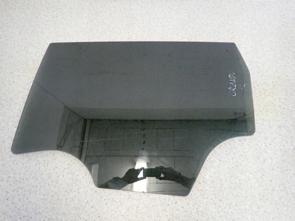 CHEVROLET ORLANDO 10- SZYBA TYLNA LEWA PRZYCIEMNIANA 2/5