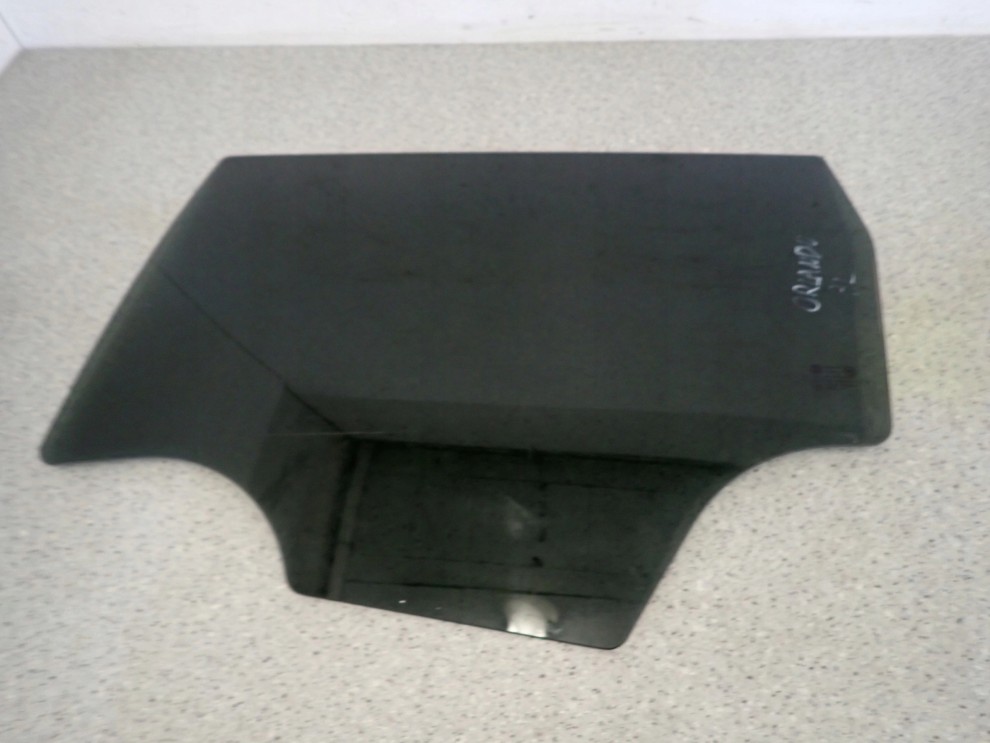 CHEVROLET ORLANDO 10- SZYBA TYLNA LEWA PRZYCIEMNIANA 3/5