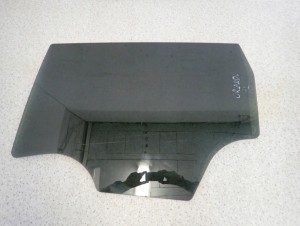 CHEVROLET ORLANDO 10- SZYBA TYLNA LEWA PRZYCIEMNIANA 2/5 MINIATURA