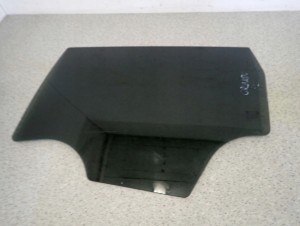 CHEVROLET ORLANDO 10- SZYBA TYLNA LEWA PRZYCIEMNIANA 3/5 MINIATURA