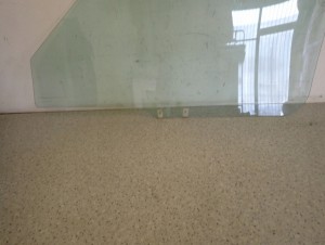 SUZUKI GRAND VITARA 3D 98-05 SZYBA PRAWA 2/3 MINIATURA