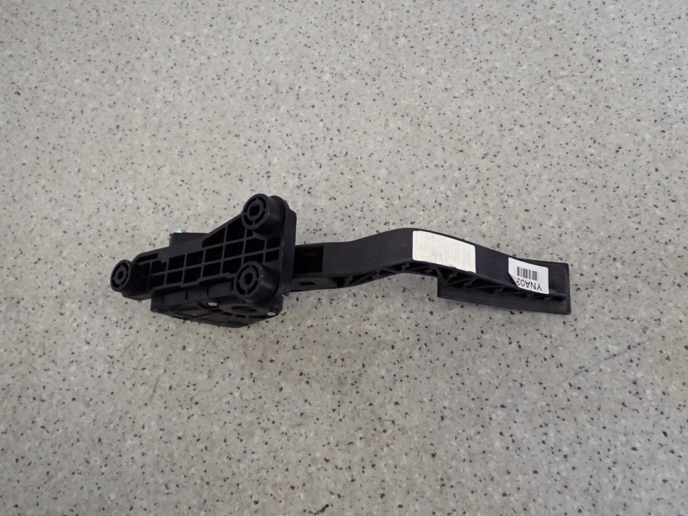 HYUNDAI IX20 1.4 BENZYNA 09- PEDAŁ GAZU POTENCJOMETR 4/4