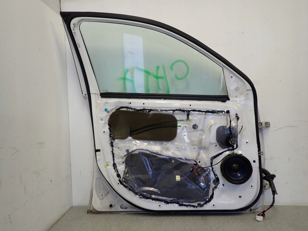 MITSUBISHI OUTLANDER II 06-12 DRZWI PRZEDNIE LEWE W13 9/10