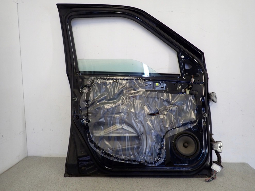 SUZUKI SWIFT 5d MK6 04-09 DRZWI PRZEDNIE LEWE ZCE 15/16