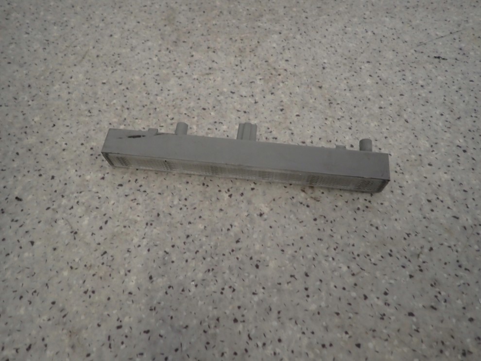 TOYOTA YARIS II 06-11 LAMPA TRZECI STOP DIODY 3/6