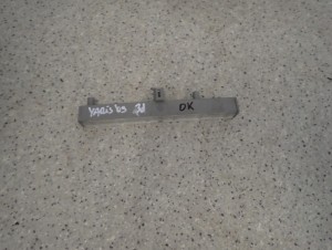 TOYOTA YARIS II 06-11 LAMPA TRZECI STOP DIODY 1/6 MINIATURA