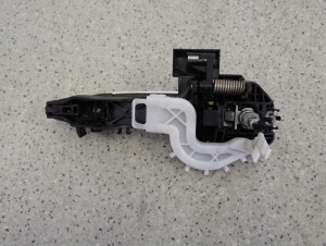 KIA CEED II 12-17 KLAMKA PRZEDNIA LEWA HW 3/5 MINIATURA