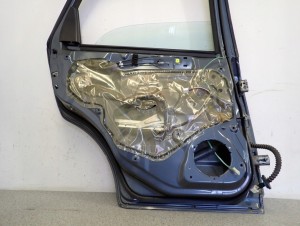 SUZUKI SX4 06-12 DRZWI TYLNE LEWE ZY4 10/10 MINIATURA