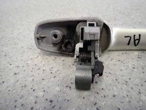 MAZDA5 MAZDA 5 I 05- KLAMKA TYLNA LEWA 5/6 MINIATURA