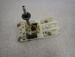 MAZDA 6 2.0 DIESEL RF5 02-05 LEWAREK ZMIANY BIEGÓW 2/6 MINIATURA