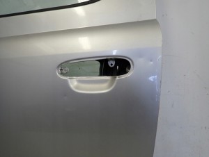 TOYOTA YARIS I 99- FR 3d DRZWI LEWE 1E7 5/10 MINIATURA