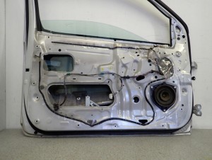 TOYOTA YARIS I 99- FR 3d DRZWI LEWE 1E7 10/10 MINIATURA