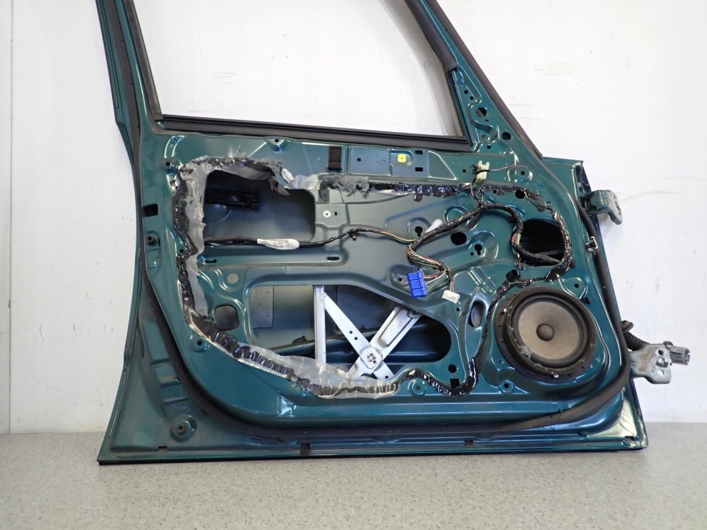 FIAT SEDICI 06-12 DRZWI PRZEDNIE LEWE ZNL 9/9