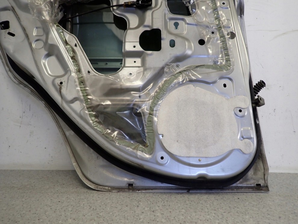 NISSAN MICRA K12 03-10 5d DRZWI TYLNE LEWE KY0 12/12