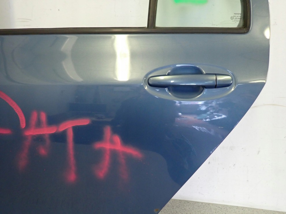 TOYOTA YARIS II 06-11 5d DRZWI TYLNE LEWE 8T1 3/13