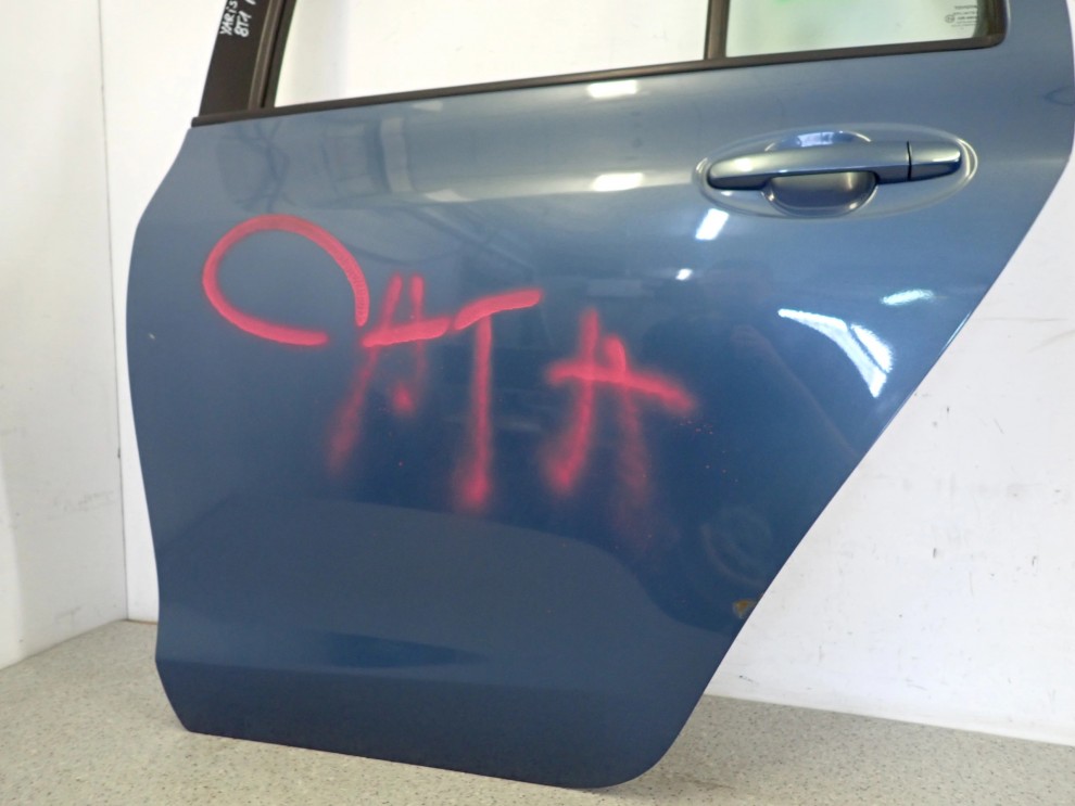 TOYOTA YARIS II 06-11 5d DRZWI TYLNE LEWE 8T1 6/13