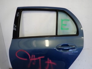 TOYOTA YARIS II 06-11 5d DRZWI TYLNE LEWE 8T1 2/13 MINIATURA