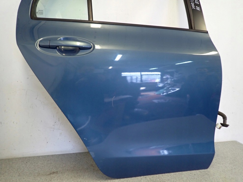 TOYOTA YARIS II 06-11 5d DRZWI TYLNE PRAWE 8T1 6/16