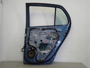 TOYOTA YARIS II 06-11 5d DRZWI TYLNE PRAWE 8T1 15/16 MINIATURA