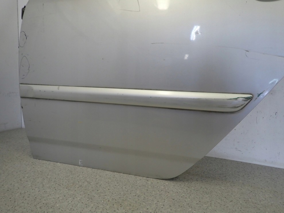 TOYOTA COROLLA E12 HB SB 02-07 DRZWI TYLNE LEWE 8/12