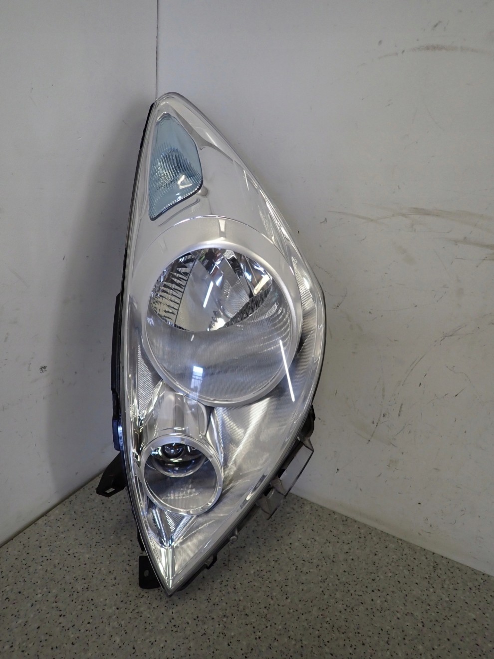 NISSAN NOTE E11 09- LAMPA PRZEDNIA LEWA REFLEKTOR EUROPA 2/11